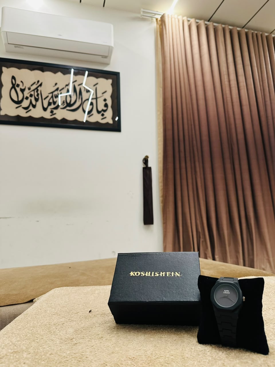 Koshishein Luxury Chronograph bedroom display